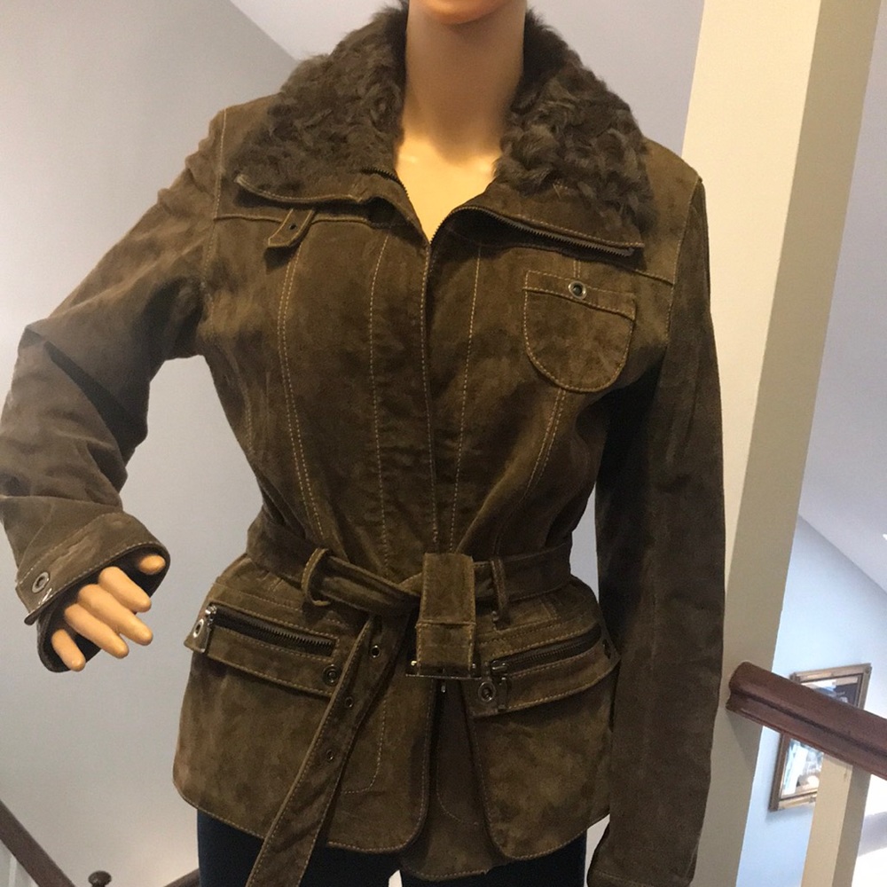 Elegant worm  Brown Suede Jacket 👌🌹